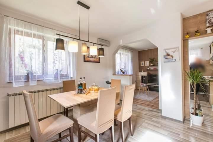 Gospić Apartman Sunny Lika מראה חיצוני תמונה